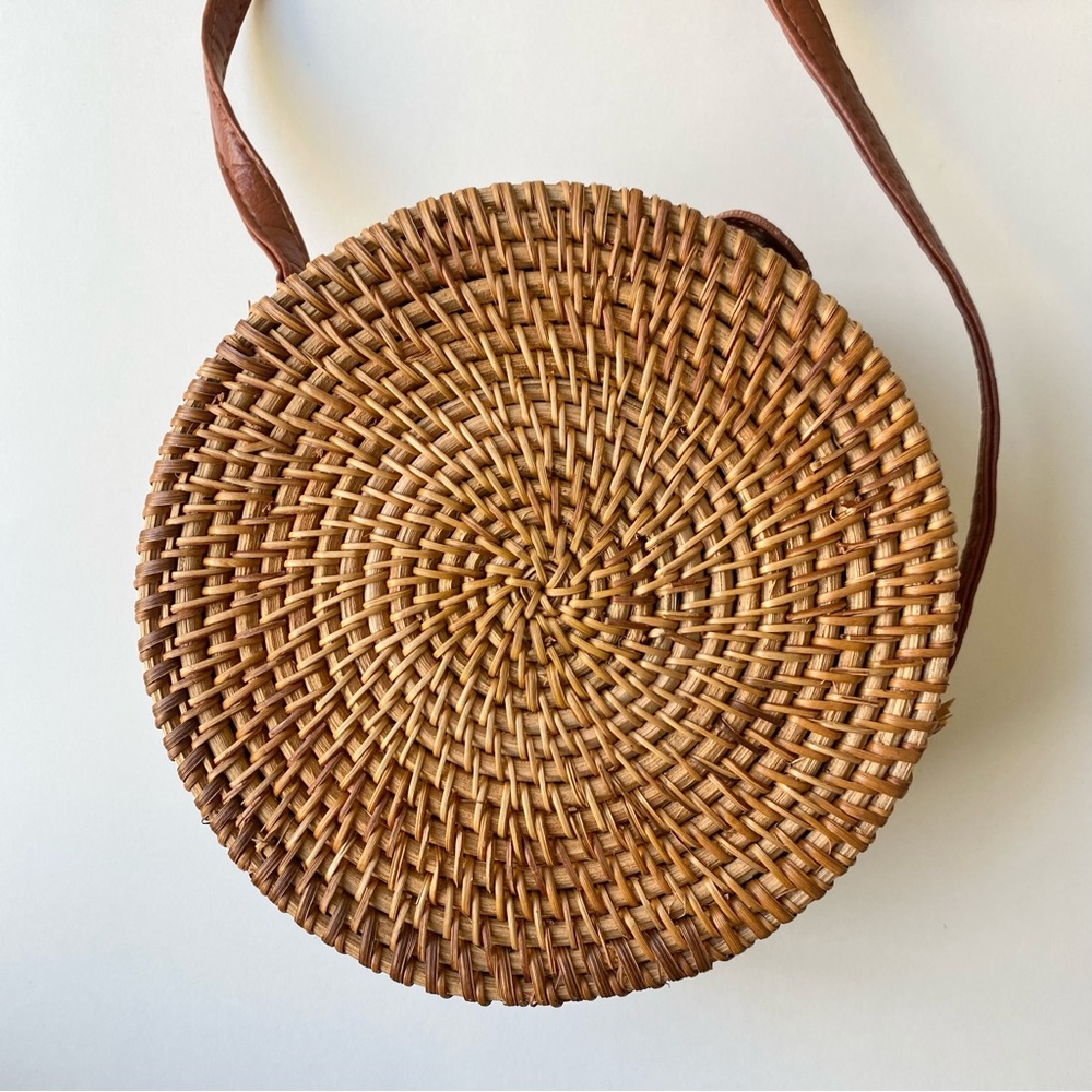 Round Rattan Crossbody Purse - Picture 5 of 7